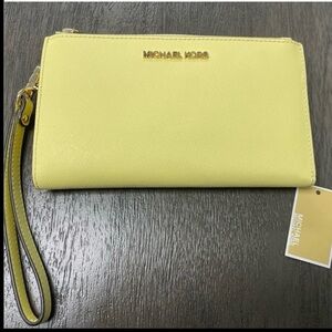 Michael Kors Wristlet Wallet
